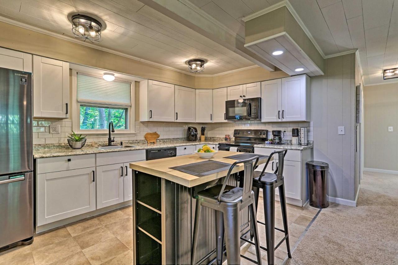 Modern East Stroudsburg Home With Deck And Gas Grill! Eksteriør billede