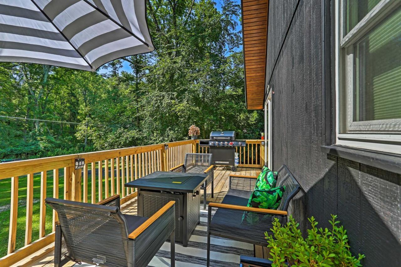 Modern East Stroudsburg Home With Deck And Gas Grill! Eksteriør billede