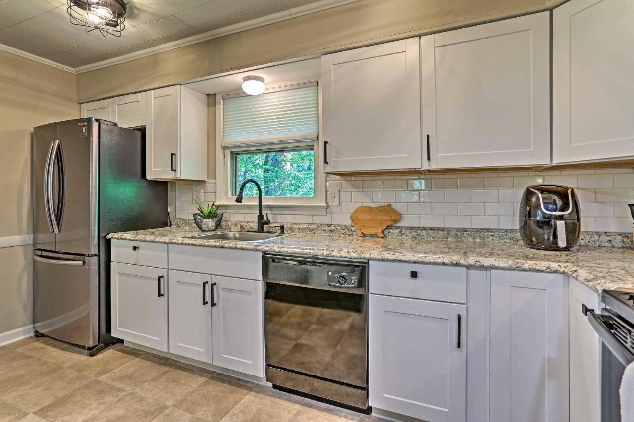 Modern East Stroudsburg Home With Deck And Gas Grill! Eksteriør billede