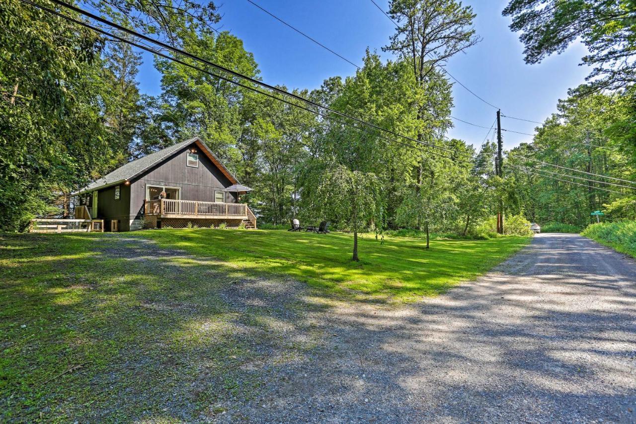 Modern East Stroudsburg Home With Deck And Gas Grill! Eksteriør billede